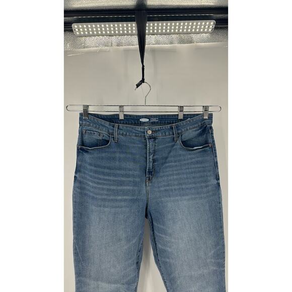 Old Navy kicker boot but high rise secret slim pockets light wash errands casual - Picture 3 of 6